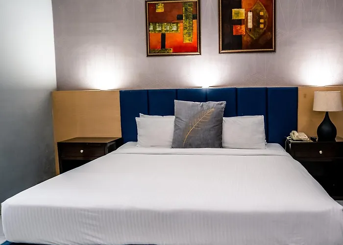Hotel Pal Heights