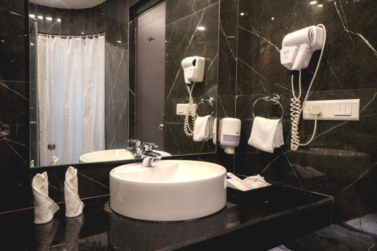 होटल Pal Heights 4*