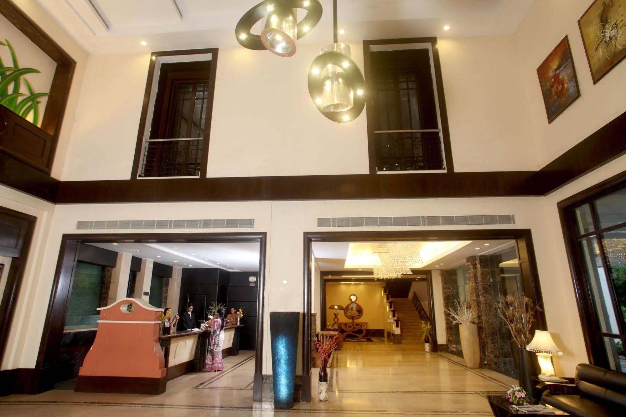 होटल Pal Heights 4*